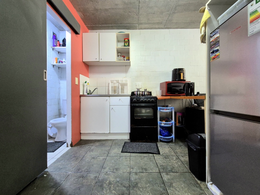 1 Bedroom Property for Sale in Wynberg Western Cape